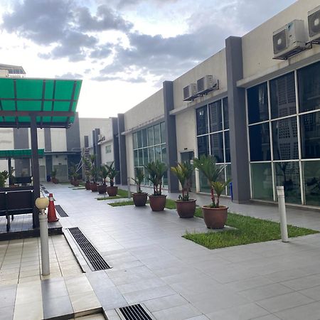 Homestay At Menara U Σαχ Αλάμ Εξωτερικό φωτογραφία